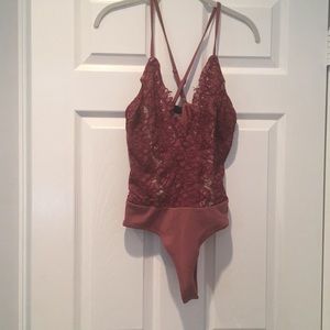 windsor bodysuit size medium/large